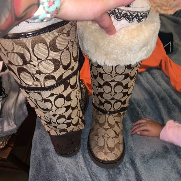 Authentic Coach fur boots - Picture 6 of 8